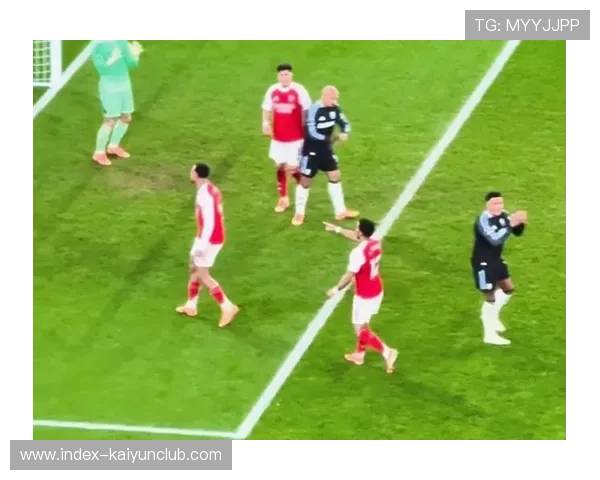 阿森纳加布里埃尔插上头球锁定胜利比分